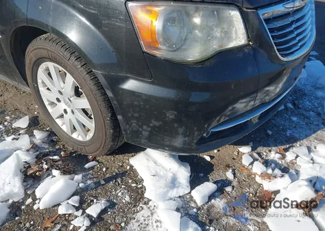 2016 Chrysler Town & Country Touring z USA, uszkodzony, nr VIN 2C4RC1BG3GR254106